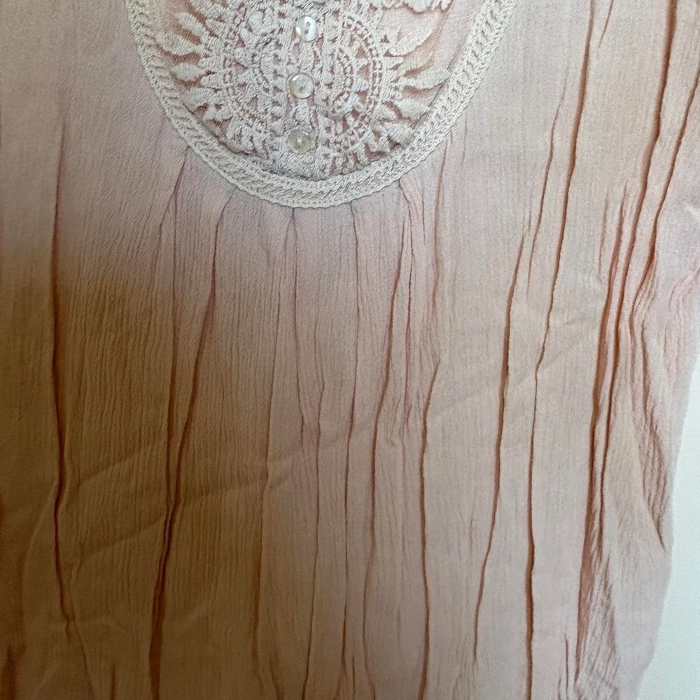 Y2K Maurices pink tank top with lace detailing and buttons - Picture 3 of 5